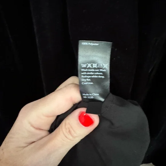 Kin John Lewis Chic Black Velvet Women's Blouse - Picture 5 of 6